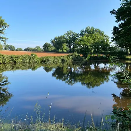 Роскошный шатер Comfort Safari Tent With Terrace On Nature In France