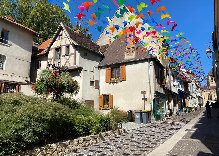 Comfort Safari Tent With Terrace On Nature In France Роскошный шатер